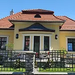 فيلة Varkert Deluxe Apartmanhaz - Korlatlan Privat Wellness ميسكولك