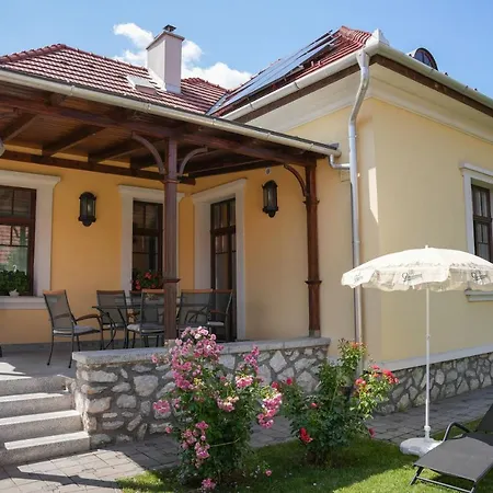 Varkert Deluxe Apartmanhaz Miskolc