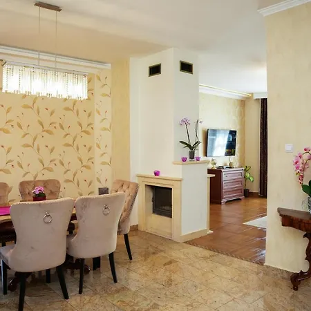 Varkert Deluxe Apartmanhaz * Miskolc
