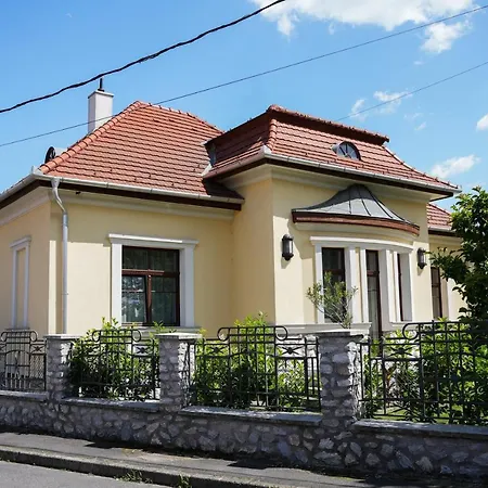 ヴィラ Varkert Deluxe Apartmanhaz - Korlatlan Privat Wellness ミシュコルツ