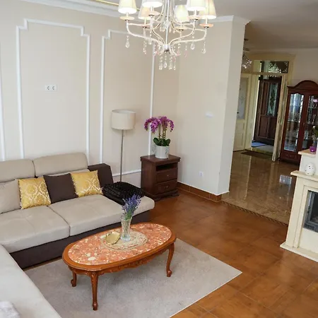Villa Varkert Deluxe Apartmanhaz