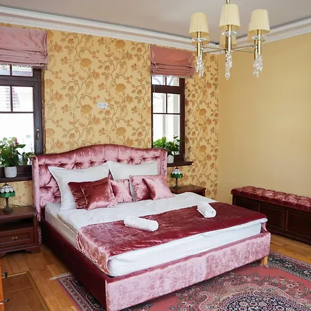 Varkert Deluxe Apartmanhaz Villa Miskolc
