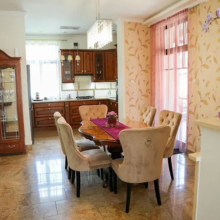 Varkert Deluxe Apartmanhaz - Korlatlan Privat Wellness ヴィラ *