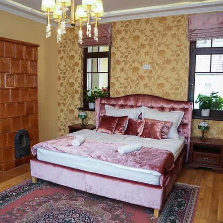 Varkert Deluxe Apartmanhaz Villa *