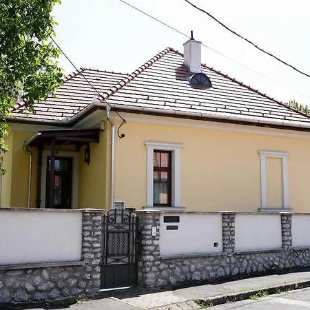 Varkert Deluxe Apartmanhaz - Korlatlan Privat Wellness 别墅