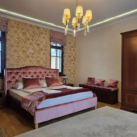 Varkert Deluxe Apartmanhaz - Korlatlan Privat Wellness