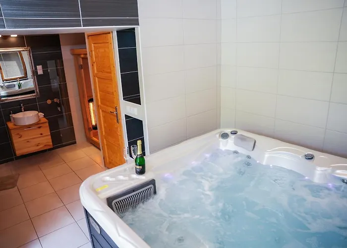 Varkert Deluxe Apartmanhaz - Korlatlan Privat Wellness * 미슈콜츠