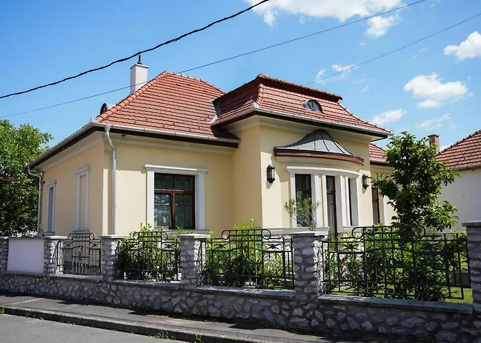 别墅 Varkert Deluxe Apartmanhaz - Korlatlan Privat Wellness 米什科尔茨