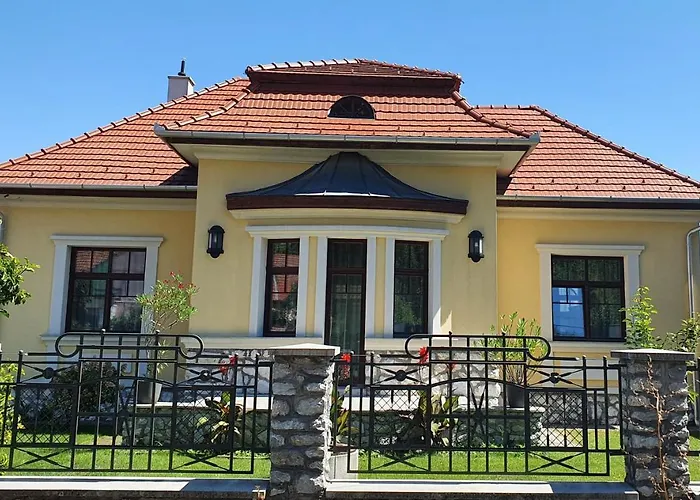 别墅 Varkert Deluxe Apartmanhaz - Korlatlan Privat Wellness 米什科尔茨