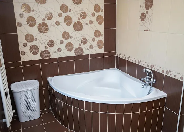 Varkert Deluxe Apartmanhaz - Korlatlan Privat Wellness 米什科尔茨