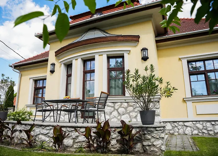 Varkert Deluxe Apartmanhaz - Korlatlan Privat Wellness 빌라